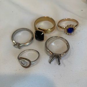 Lot of 5 rings